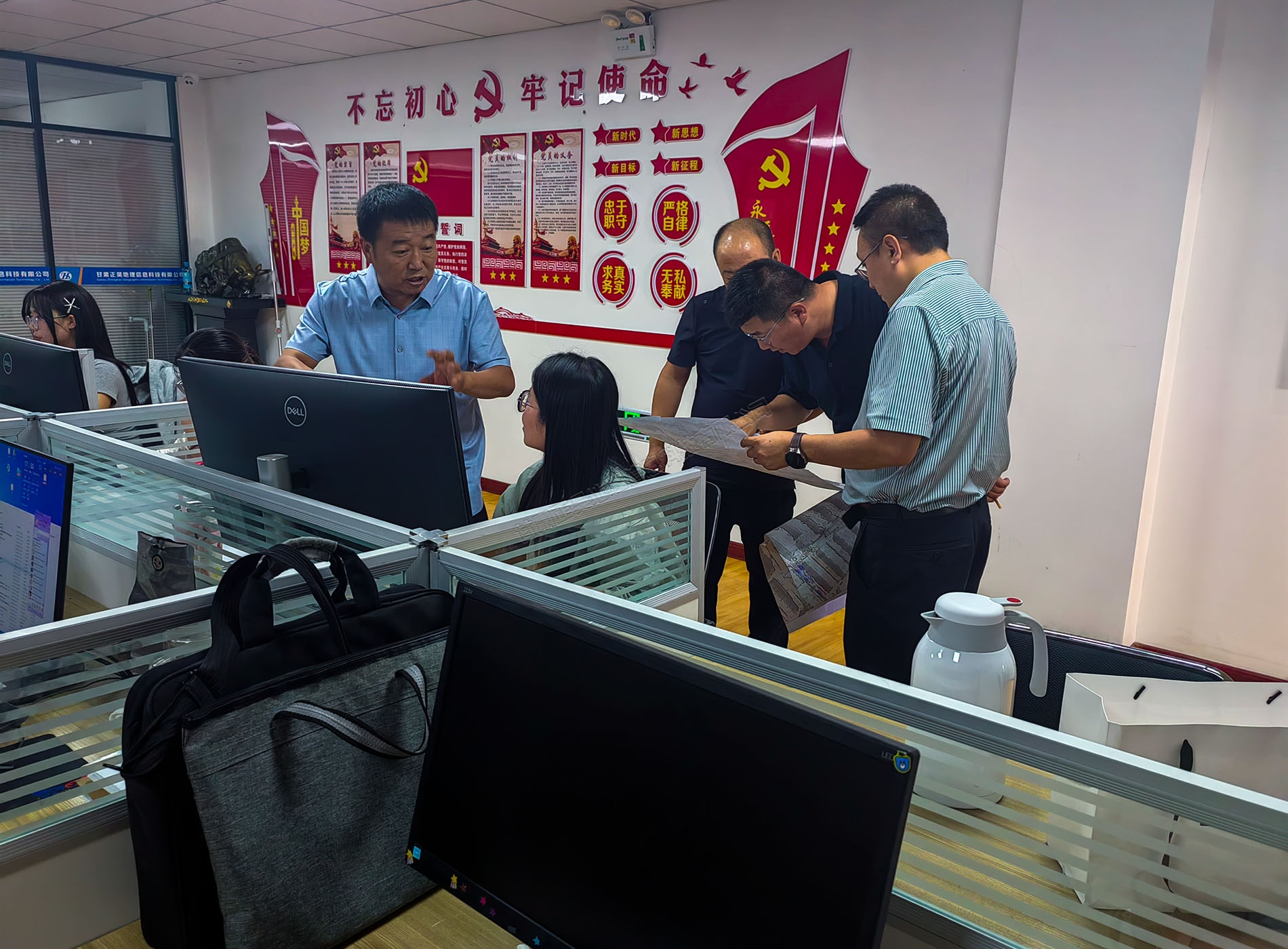 天水市秦州區(qū)住房和城鄉(xiāng)建設局領導蒞臨我單位指導秦州區(qū)城市地下市政基礎設施及病害體普查項目工作